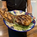 館山美食倶楽部 - ★白兹别克図味烤羊腿★ラム後ろ足の丸ごと炭火焼き