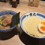 麺や兼虎 博多デイトス店 - 