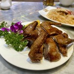 老記粥麵粵菜館 - 紅燒乳鴿