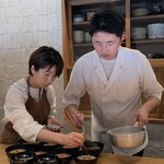 好日 - 息の合った大将ご夫婦の盛り付け。