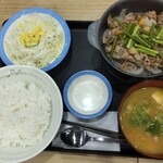 松屋 - にんにく牛バラ焼定食+豚汁
