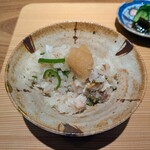 好日 - 土鍋で炊いた新米の ”龍の瞳” に 焼きあがったばかりのカマスと万願寺をトッピングして混ぜ合わせたごはんの上に、大根おろしポン酢をのせていただきます。とても美味しい！