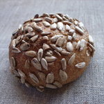 ベッカライ ビオブロート - ゾンネンブルーメンケルンブロートヒェン