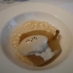 パトゥ - 洋なしのコンポートとバニラアイス、黒胡椒の香り