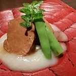 龢 - 【H26.8.30】突き出しは鮪の角煮にカリフラワーのソース。山椒がアクセント。