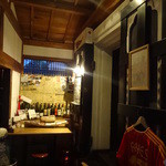 バル・デ・オレオ - 蔵のエントランス空間。この蔵に入る階段のスペースもいい！