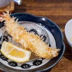 熟成豚 かわむら - 2025.6 大ぶりエビフライ（1尾 700円）