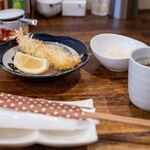 熟成豚 かわむら - 2025.6 大ぶりエビフライ（1尾 700円）