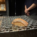 303004940 - 