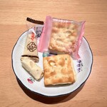 303008135 - マカデミアヌガーとヌガークラッカー