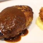 ツムギ キッチン - ハンバーグステーキとカニクリームコロッケ