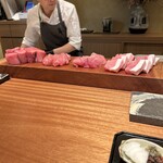 京町堀 なかむら - お肉がズラリ