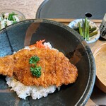 肉屋 よし田 - 料理写真: