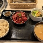 お肉屋さんが『君に、焼いて揚げる。』 - 