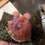 寿し処永遠 - こうやって手渡しでいただきます