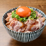 背脂醤油 ラーメン庄兵衛 - 炙りレアチャーシュー丼