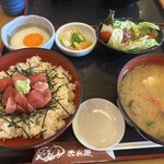 すし屋 赤兵衛 江北店 - まぐろ月見丼 