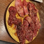 炭火焼肉 火の国 - 