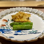 眞善美 - 鮑　大豆のソース　グリーンアスパラガスとニンニク炒め