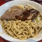 ラーメン二郎 - 麺、豚、炙　の激ウマさ
