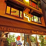 Rue Favart - 道から天井の絵が見えますネ！