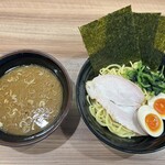 横浜ラーメン 響家 - つけ麺 + 煮卵