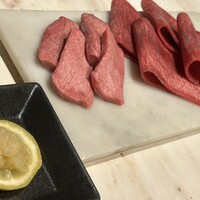 完全個室 牛の達人 private 新宿本店 - 極みタン2種