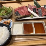 炭火焼肉 萬まる - 