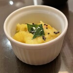 インド料理 想いの木 - 本日のサラダ（温かいじゃがいものサラダ）