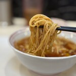蒙古タンメン中本 - スープに潜らせた麵