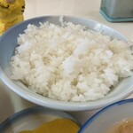 鷹の羽食堂 - ご飯中　※中ってだけあって、結構、盛りは良い