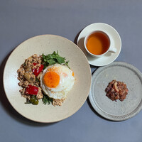 カアウ ガイ ガパオ