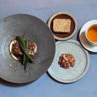 四万十豚のエピス焼き　レンズ豆煮添え