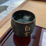白金や - 氷入りの麦茶
