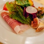 Aux Crieurs de Vin - 角度を変えて