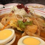 蒙古タンメン中本 - 極五目味噌タンメン具材アップ