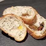 DONQ - 料理写真:鳴門金時と甘栗のお食事パン