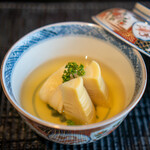 蕎味 櫂 - 炊き合わせ 地の筍と蕨の信田巻き、花山椒