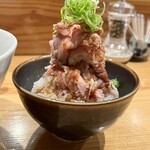 めん 呼白 - ✅いりこらぁ麺¥1.100
      ✅お肉ご飯¥450
      　※現金払いのみ