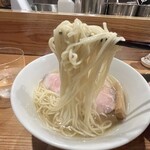 めん 呼白 - ✅いりこらぁ麺¥1.100
      ✅お肉ご飯¥450
      　※現金払いのみ