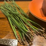 銀座うち山 - 松葉の演出さえ粋に感じる