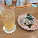 庄屋 鶴岡站前店 - シーバス12年と明石の生牡蠣