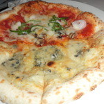 ハーフ＆ハーフ　（ラポエム＆ゴルゴンゾーラ）