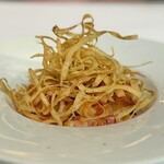 テストキッチンエイチ - 自家製ベーコンとごぼう、レンコンのアラビアータ リングイネ