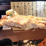 壱屋 - 玉子よりマヨネーズの風味が強く食感もザクッとしながら、しっとり感もあるチキンカツです。