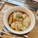 らぁ麺 紫陽花 - 醤油わんたん麺