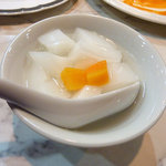 麒麟閣 - セットの甘くない杏仁豆腐。