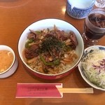 とんかつステーキ　まこと亭 - たまたま見つけたおいしいお店。学生のこの辺住んでたけど知らなかったな