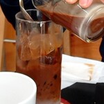 バイン ミーヴィエ - 氷が沢山入ったグラスにそのホットコーヒーを注ぎました(笑)