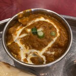 カリカキッチン - しめじとチキン（本日のカレー）